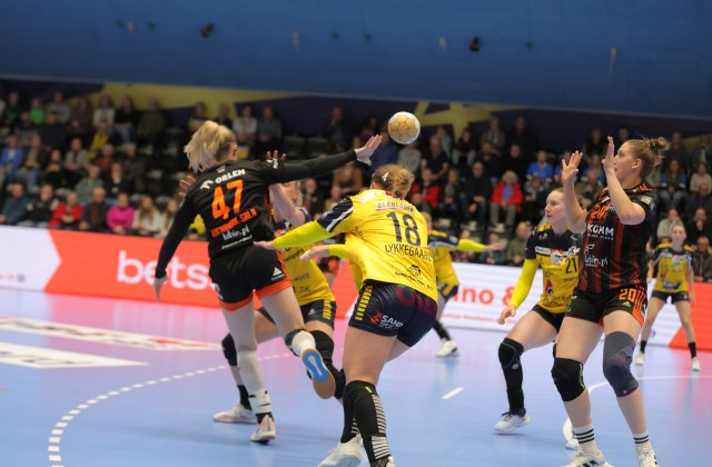 EHFCL: Liderki nadal z kompletem punktów