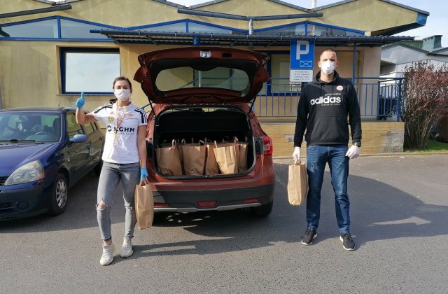 Miedziowi pomagają seniorom (FOTO)