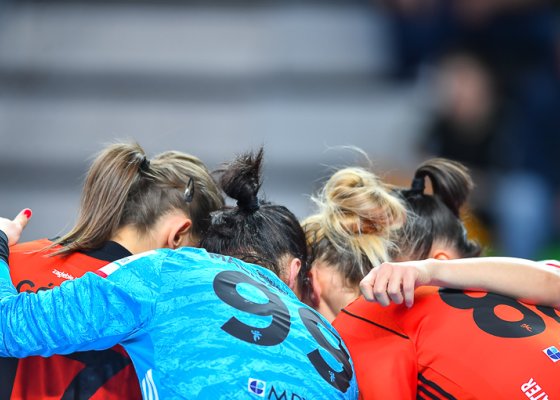 Metraco Zagłębie Lubin – Eurobud JKS Jarosław 33:25 (15:12)