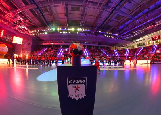 Metraco Zagłębie Lubin – Eurobud JKS Jarosław 33:25 (15:12)