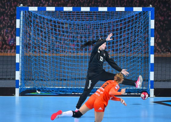 MKS Zagłębie Lubin - Zwiezda Zwienigorod 33:29 (18:11)