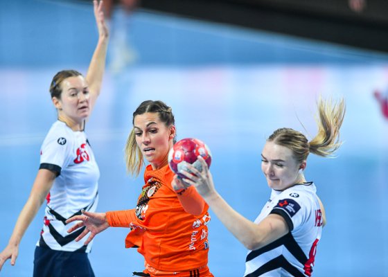 MKS Zagłębie Lubin - Zwiezda Zwienigorod 33:29 (18:11)