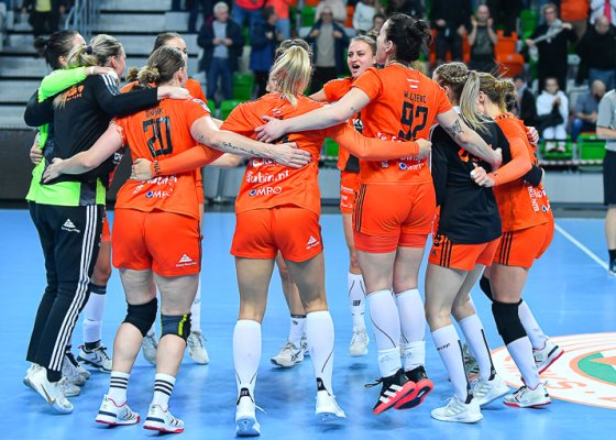 MKS Zagłębie Lubin - Zwiezda Zwienigorod 33:29 (18:11)